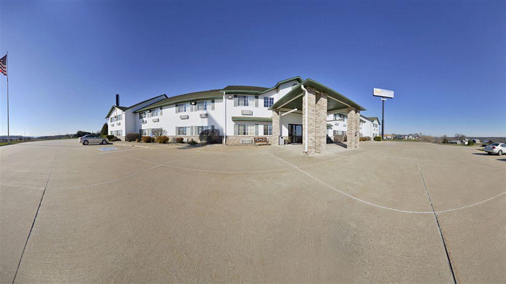 Comfort Inn & Suites Riverview Near Davenport And I-80 Le Claire Exteriör bild
