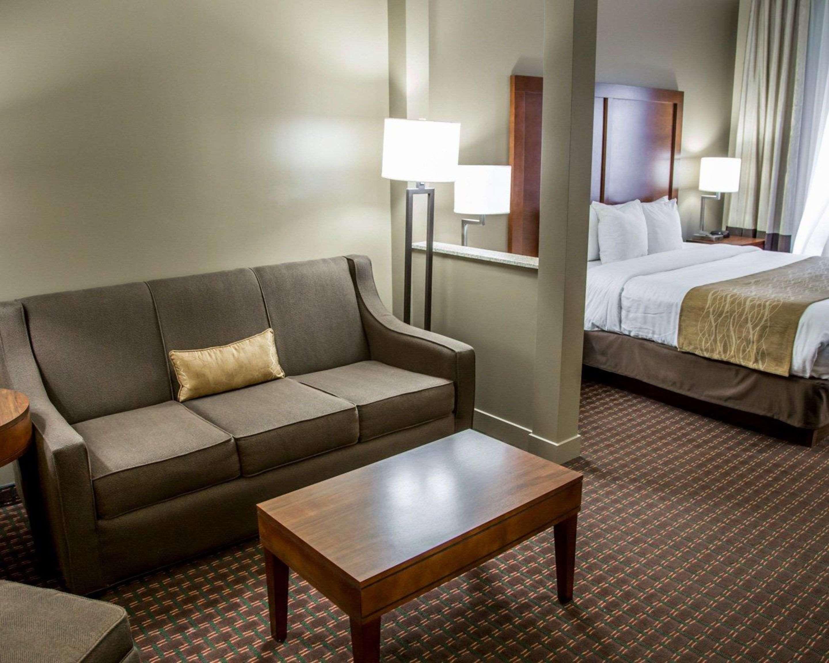 Comfort Inn & Suites Riverview Near Davenport And I-80 Le Claire Exteriör bild