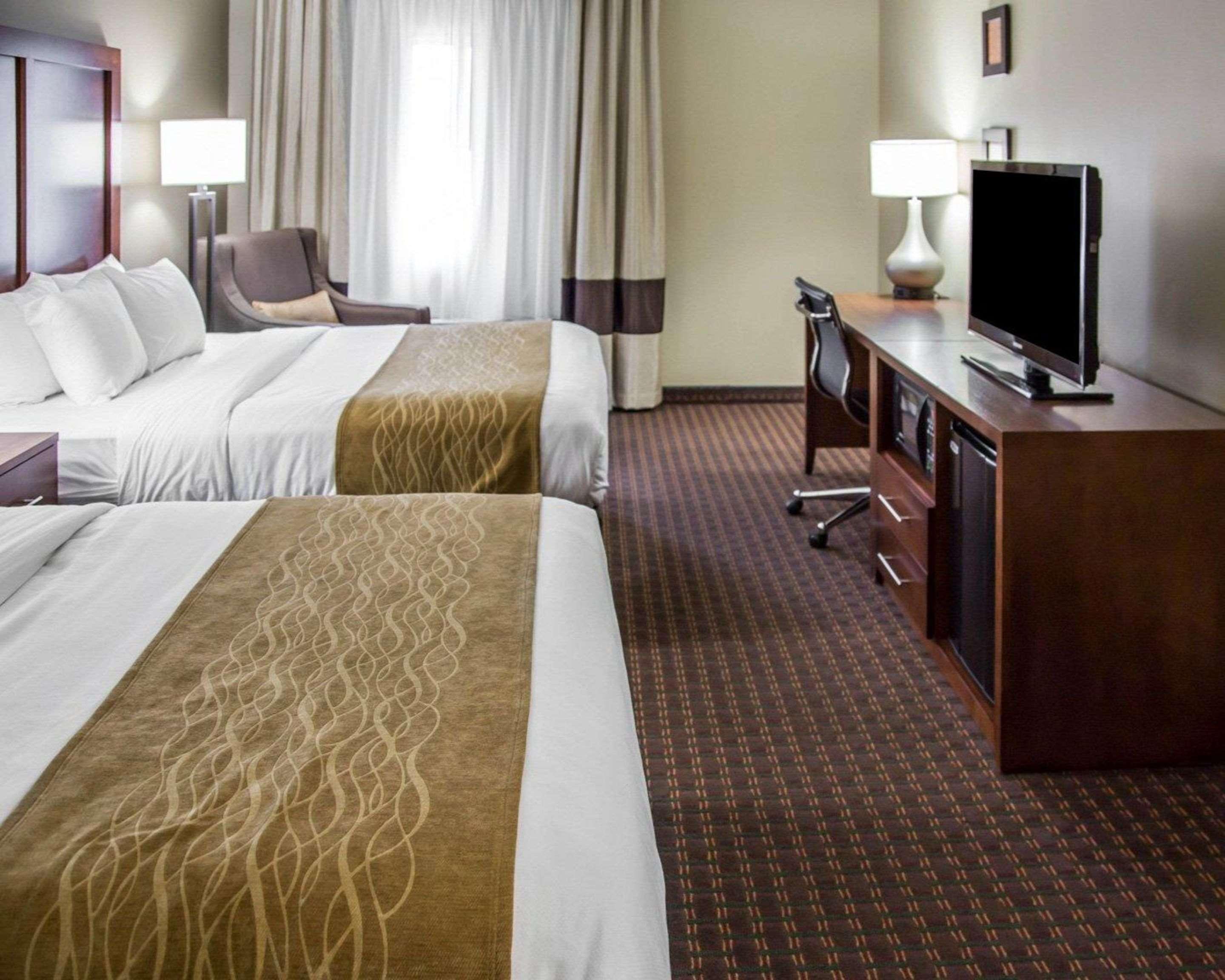 Comfort Inn & Suites Riverview Near Davenport And I-80 Le Claire Exteriör bild