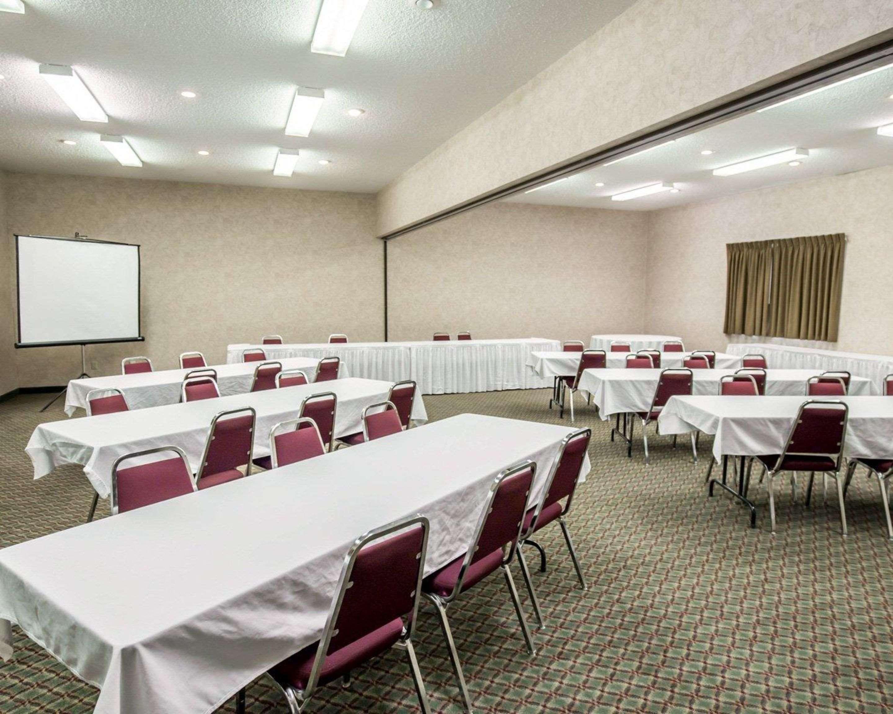 Comfort Inn & Suites Riverview Near Davenport And I-80 Le Claire Exteriör bild