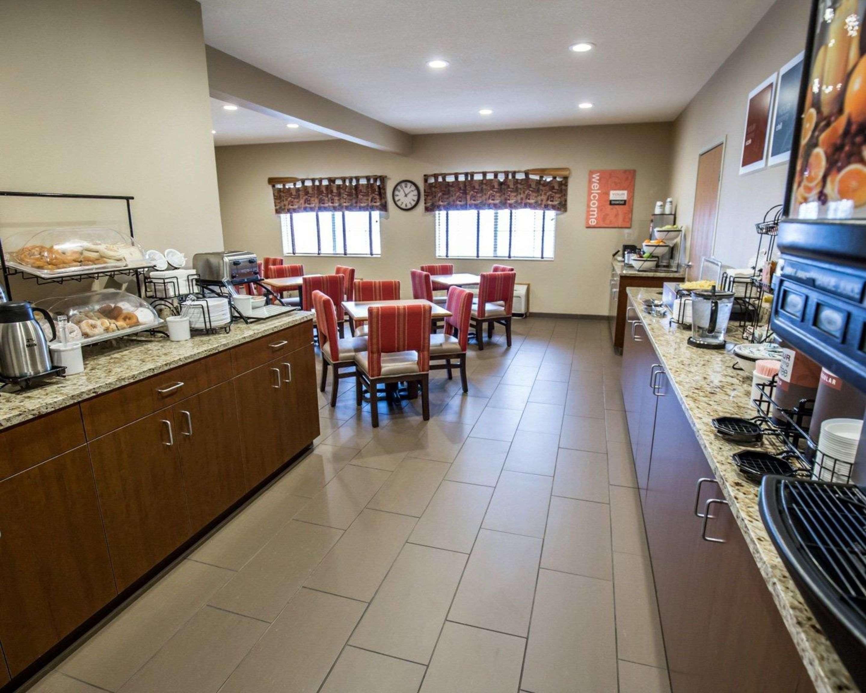 Comfort Inn & Suites Riverview Near Davenport And I-80 Le Claire Exteriör bild