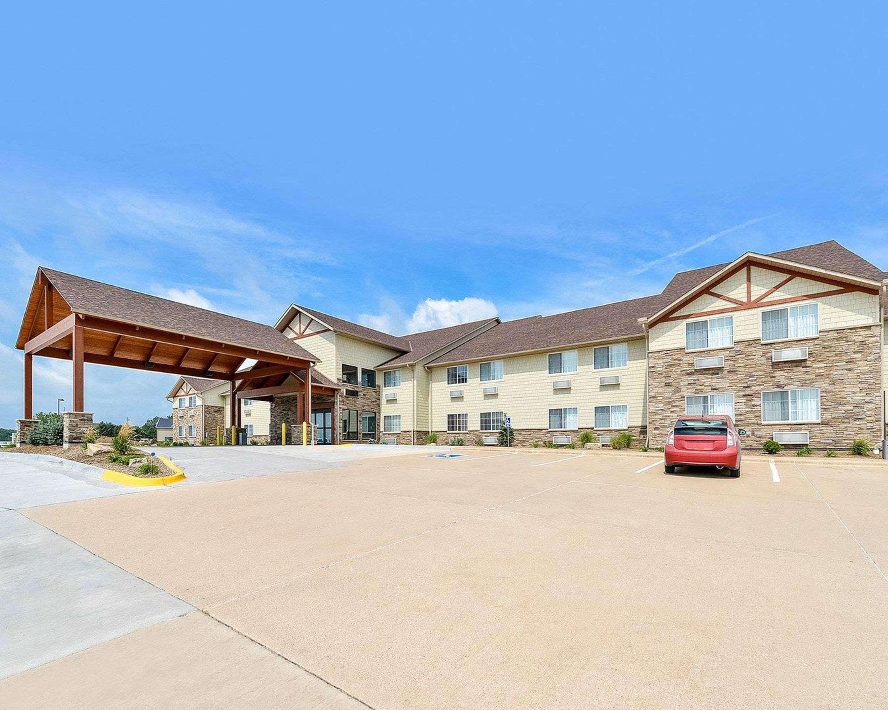 Comfort Inn & Suites Riverview Near Davenport And I-80 Le Claire Exteriör bild