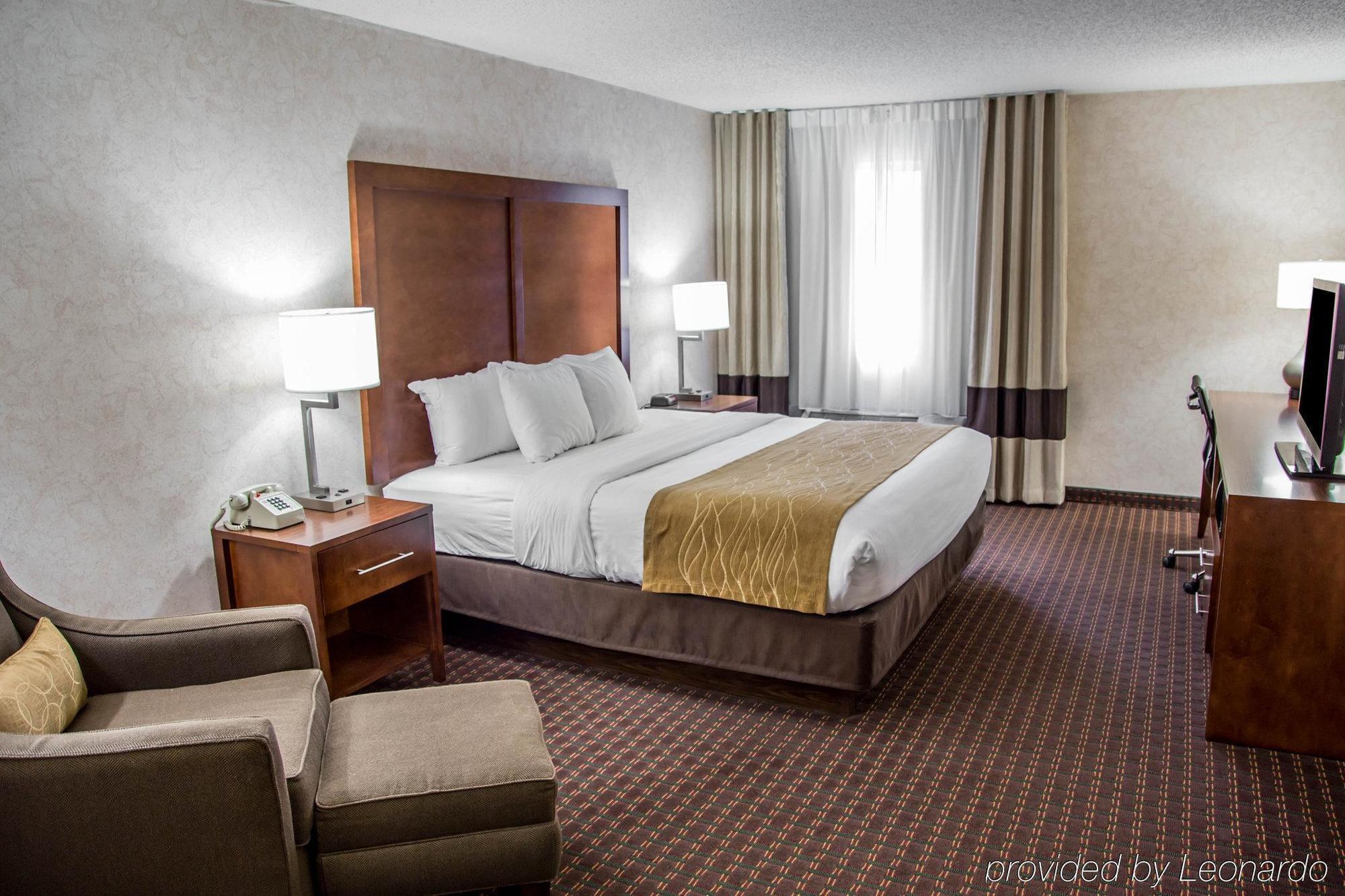 Comfort Inn & Suites Riverview Near Davenport And I-80 Le Claire Exteriör bild