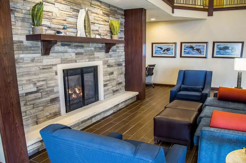 Comfort Inn & Suites Riverview Near Davenport And I-80 Le Claire Exteriör bild
