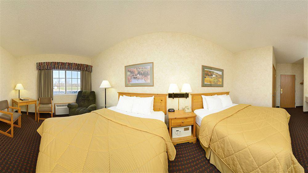 Comfort Inn & Suites Riverview Near Davenport And I-80 Le Claire Exteriör bild
