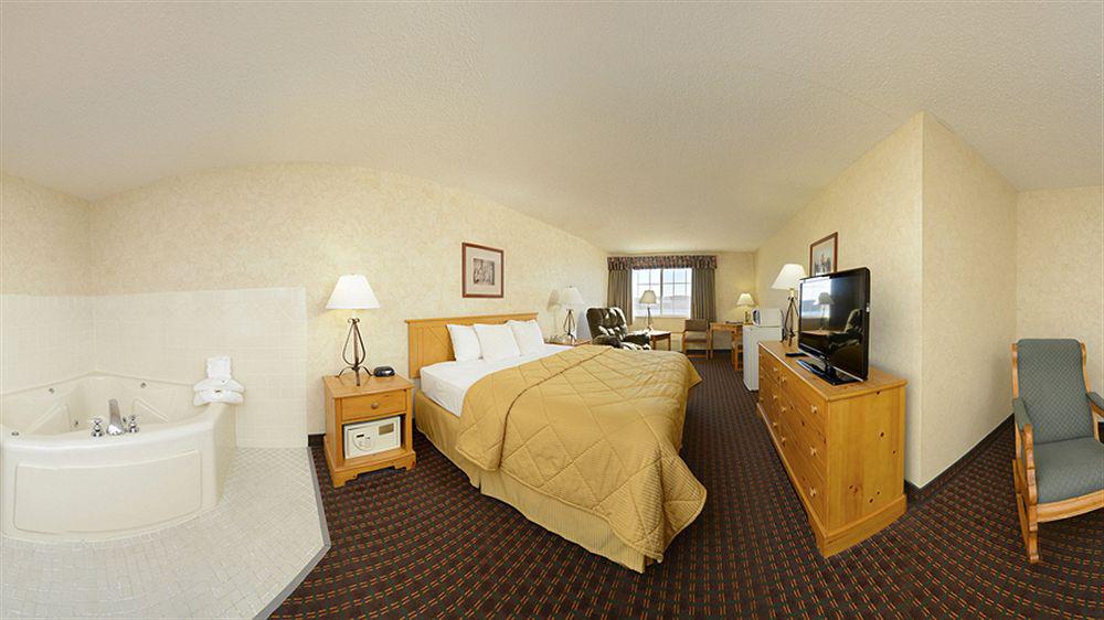Comfort Inn & Suites Riverview Near Davenport And I-80 Le Claire Exteriör bild